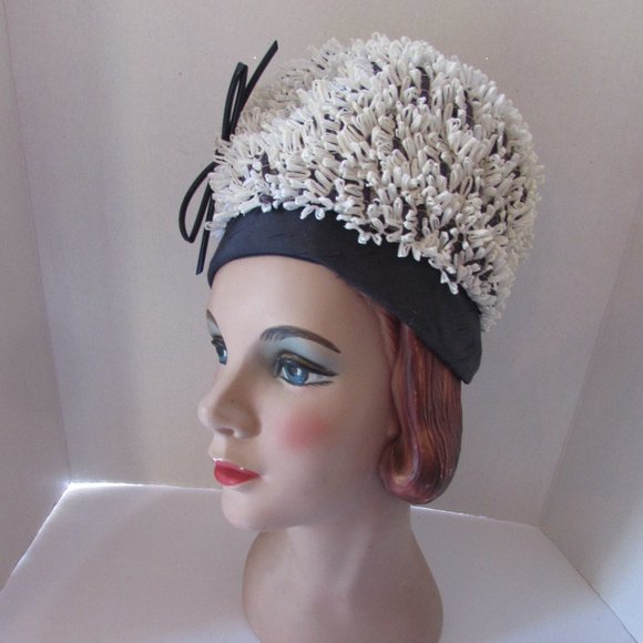 SALE Vintage 1960 Era Bubble Hat White Loops Navy Band Cain Sloan Co - Picture 2 of 10